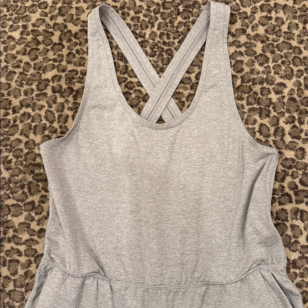 Vuori halo pale heathered Gray Women's Romper size Medium! EUC!! L👀K! - Picture 7 of 11